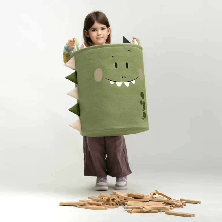 Organizacja zabawek w pokoju dziecka - kosz na zabawki