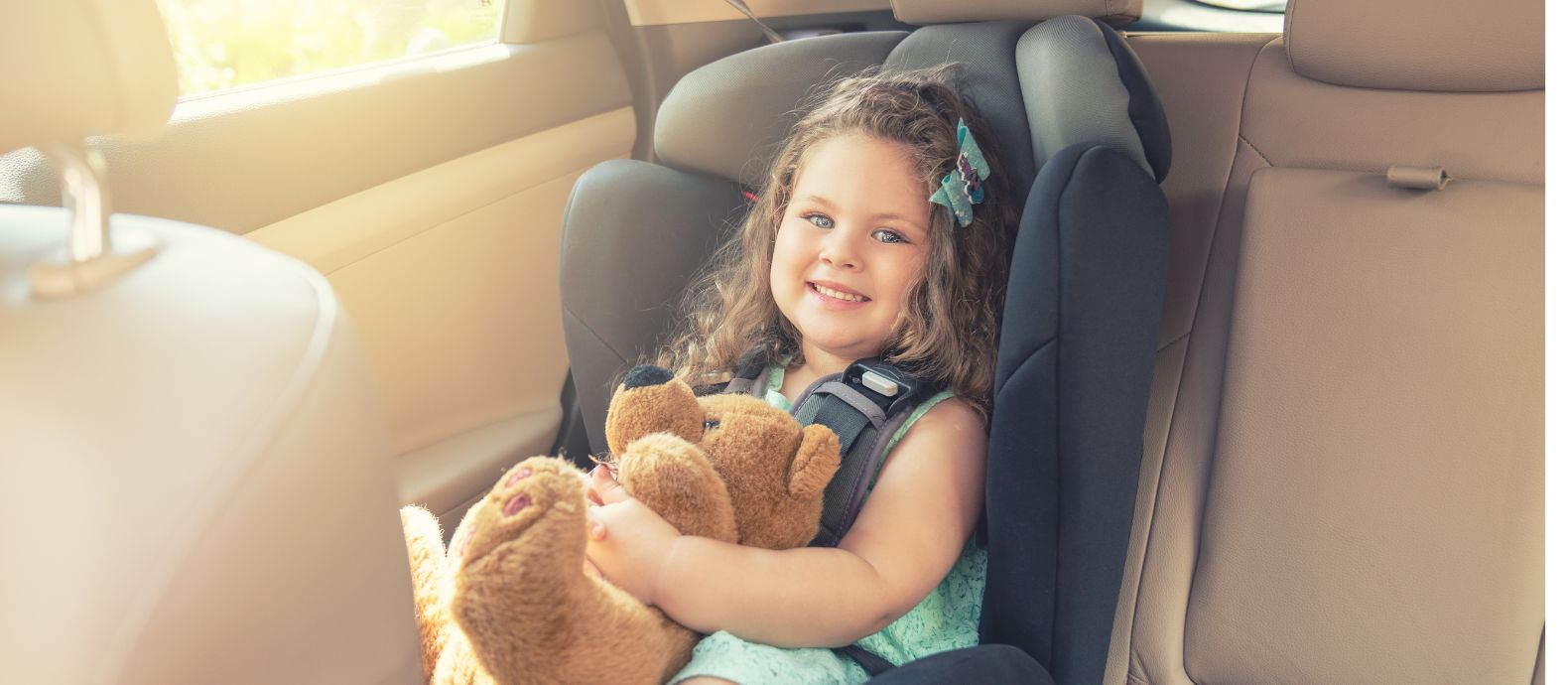 Podróż z dzieckiem – gadżety, które warto mieć w samochodzie