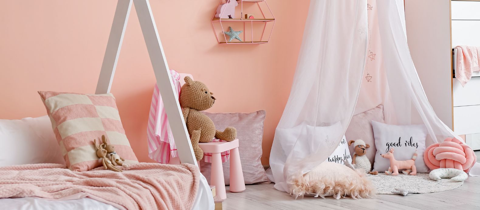 Gadgets for a Girl’s Room – Stylish and Practical Accessories